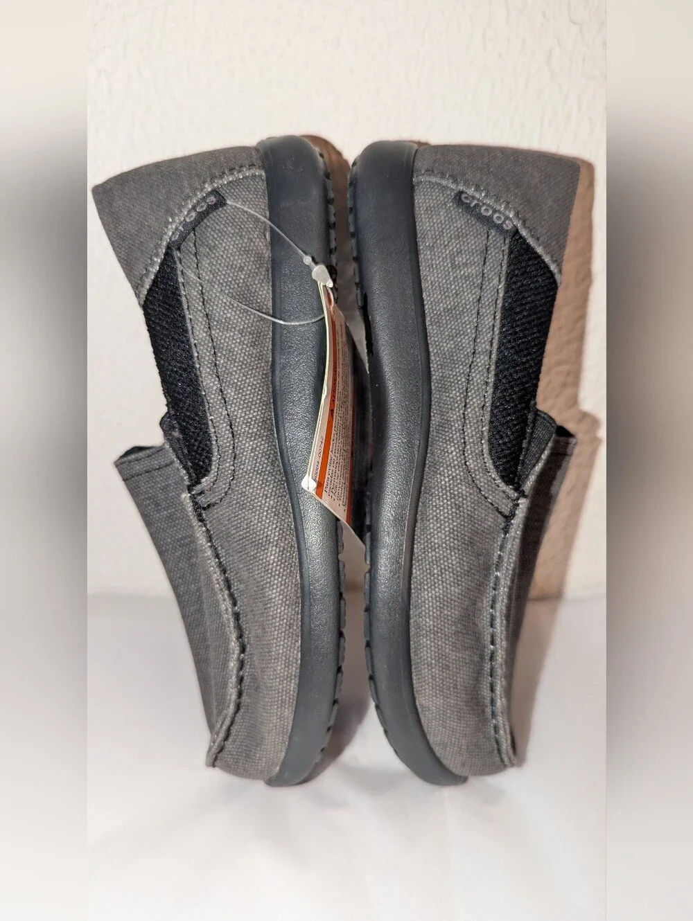 Crocs Shoes Slip On Boys Canvas Santa Cruz 2 GS  Size J1 Black NWT